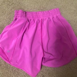 Sonic pink, size four, Lululemon Hotty hots